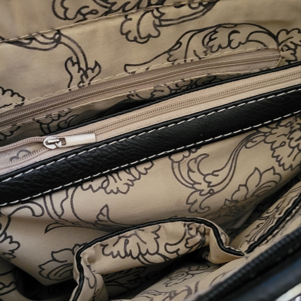 Black Purse - Picture 9 of 10